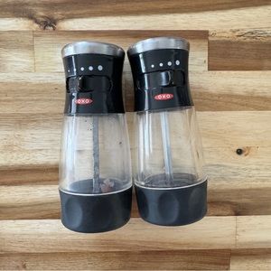 OXO Softworks Salt and Pepper Grinder Set